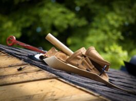 4 Things To Know While Hiring A Roofing Contractor