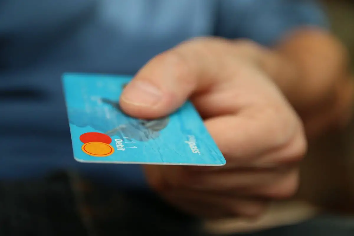 what-age-can-you-get-a-credit-card-here-are-the-facts-being-human