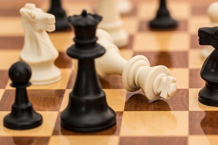 What Moves Can A Queen Make In Chess