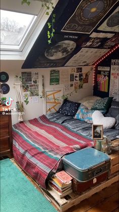 Hippie Inspo 90s Bedroom Idea