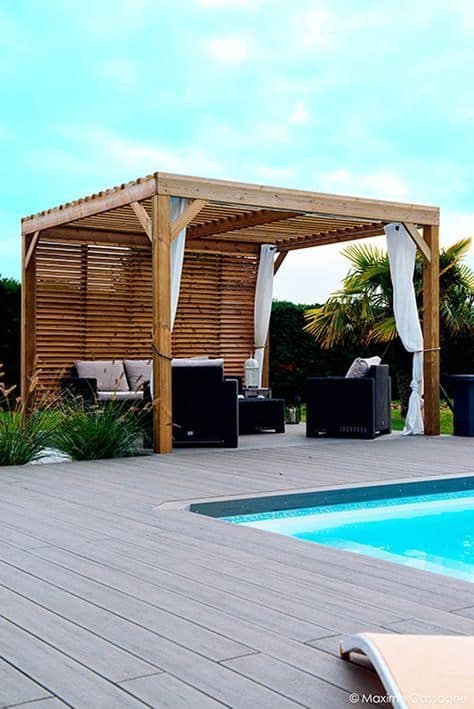 All-wood pool pavilion