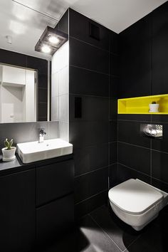 Classy Black and White Bathroom Idea