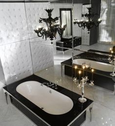 Mirrored Black Bathtub Bathroom Idea 